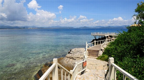 悬崖勒马的近义词（悬崖勒马的近义词和反义词）